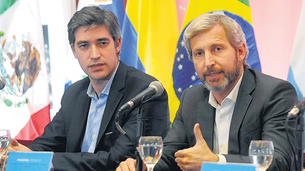 Adrián Pérez y Rogelio Frigerio fogonearon la suspensión.