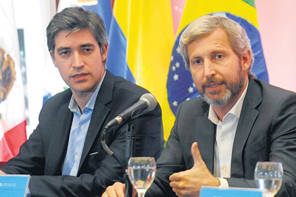 Adrián Pérez y Rogelio Frigerio fogonearon la suspensión.