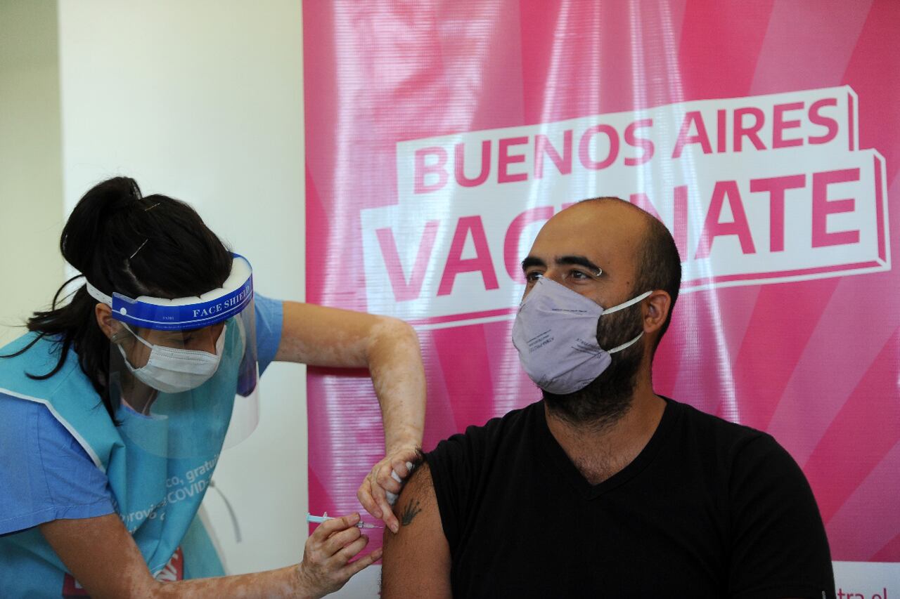 Con el objetivo de garantizar el acceso de los bonaerenses al plan, en diferentes organismos provinciales o delegaciones de atención al público se ofrece ayuda para completar la inscripción.