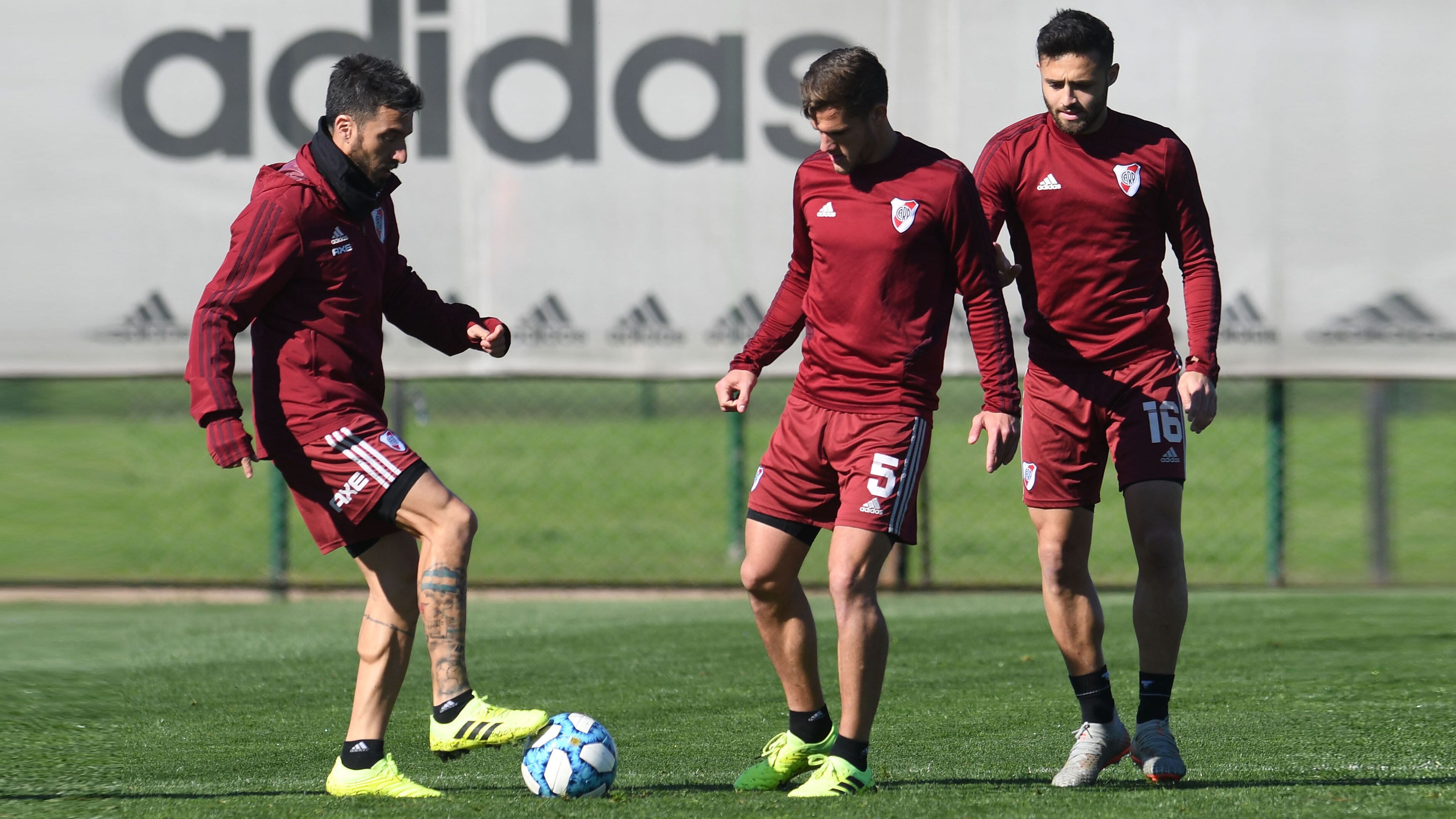 River preparó el Superclásico alejado en Pilar.