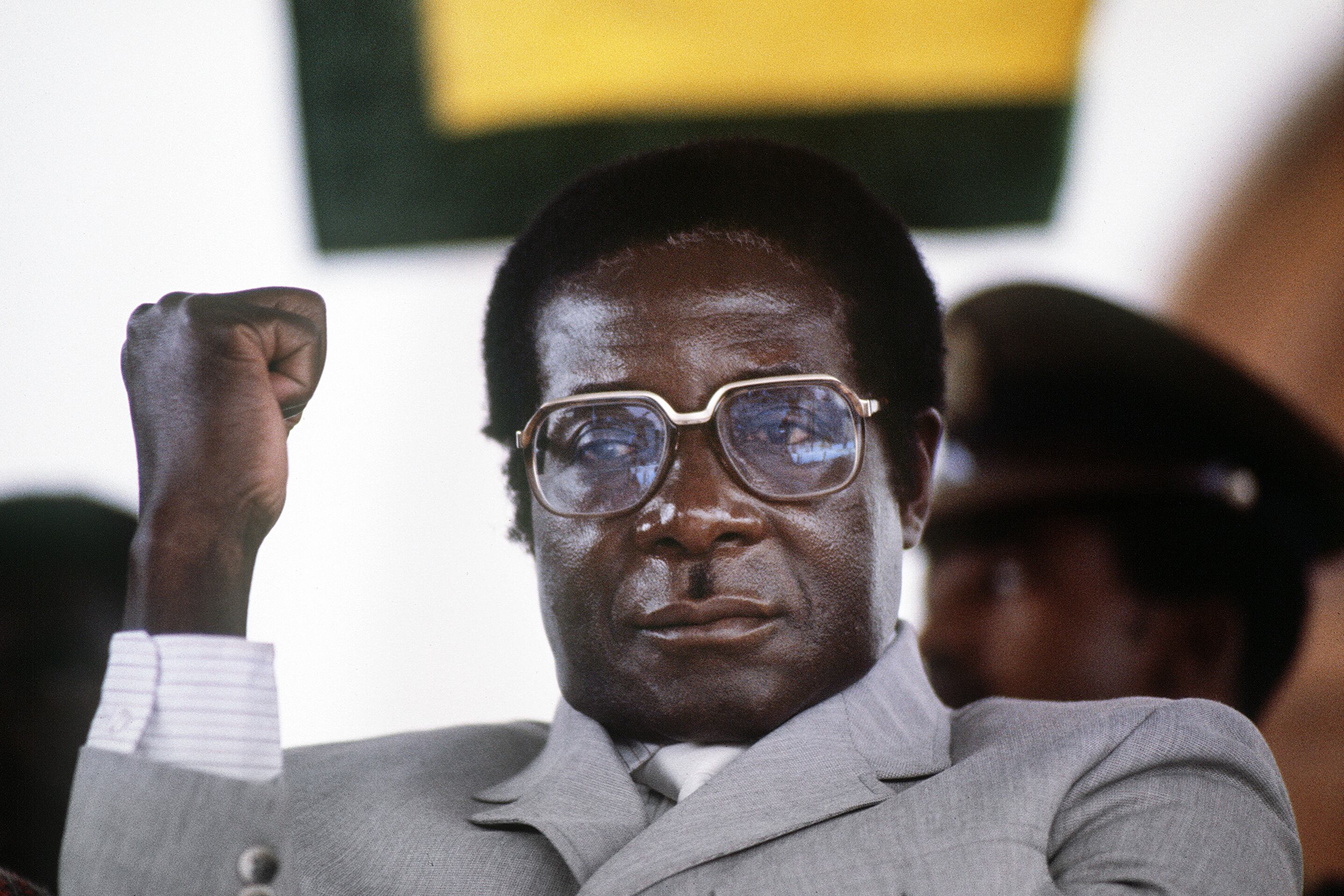 Mugabe tomó las riendas de la antigua Rodesia tras su independencia en 1980.   