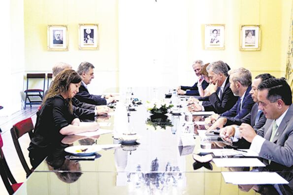 “Si (los gremios) van con decisión política de confrontar, es mucho más difícil”, lanzó Finocchiaro tras una reunión de gabinete.