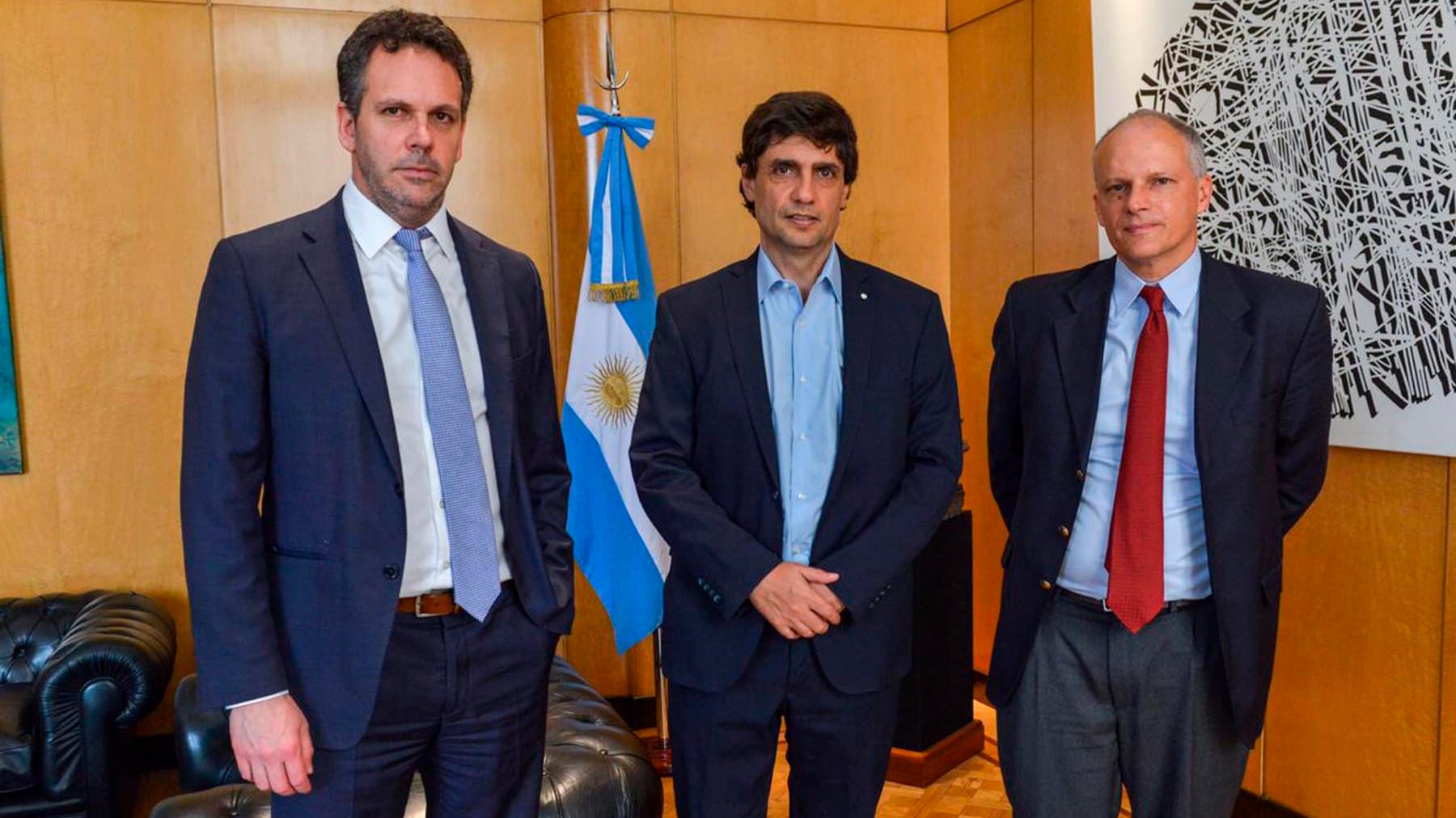 El presidente del Banco Central, Guido Sandleris, el ministro de Hacienda, Hernán Lacunza, y el jefe del Departamento del Hemisferio Occidental del FMI, Alejandro Werner