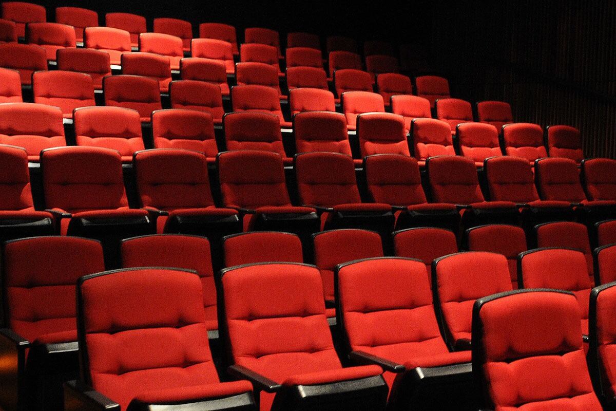 "Falta un enfoque sobre el artista precarizado sin contrato ni sala", señalan los teatristas.