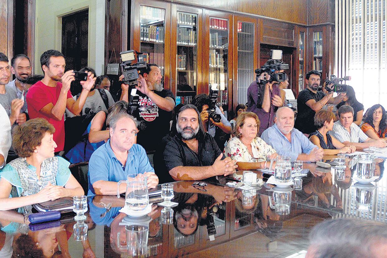 La baja del poder del salario docente se daría incluso si todos cobraran el plus por presentismo.