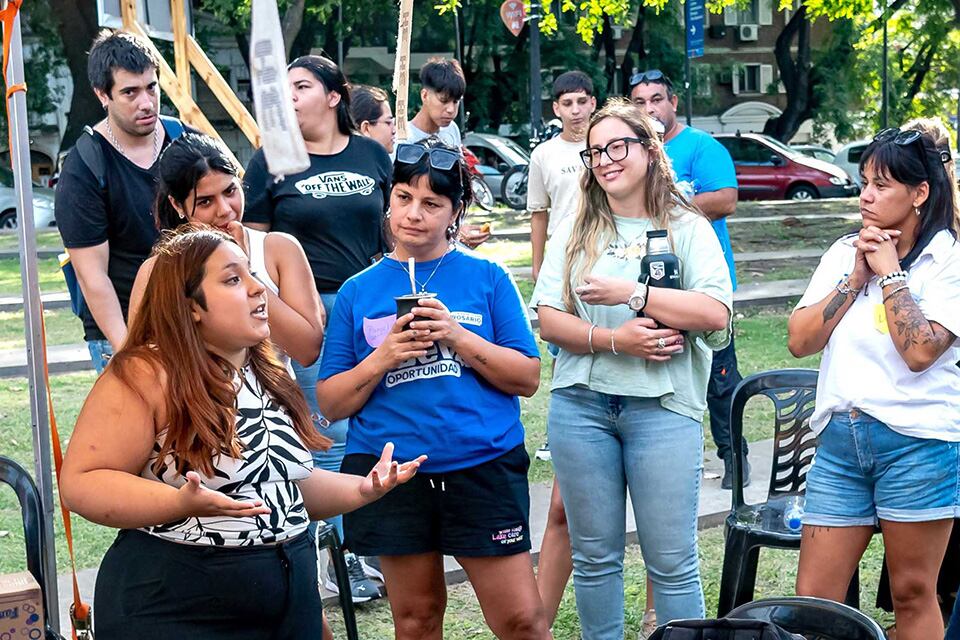 Más de 300 jóvenes contestaron la encuesta privada.