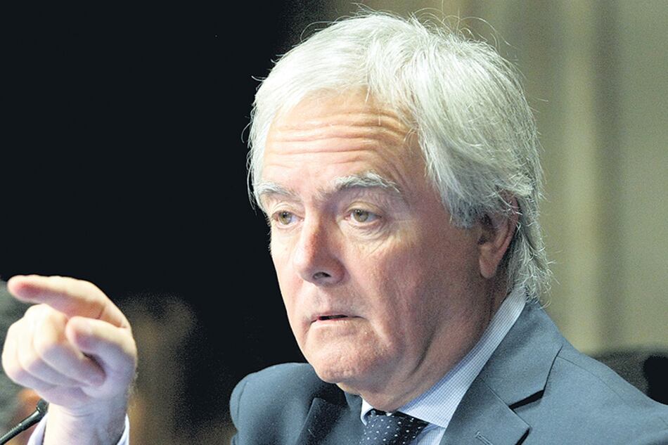 Pinedo es coautor del proyecto del programa “El Estado se hace cargo y te acompaña”.