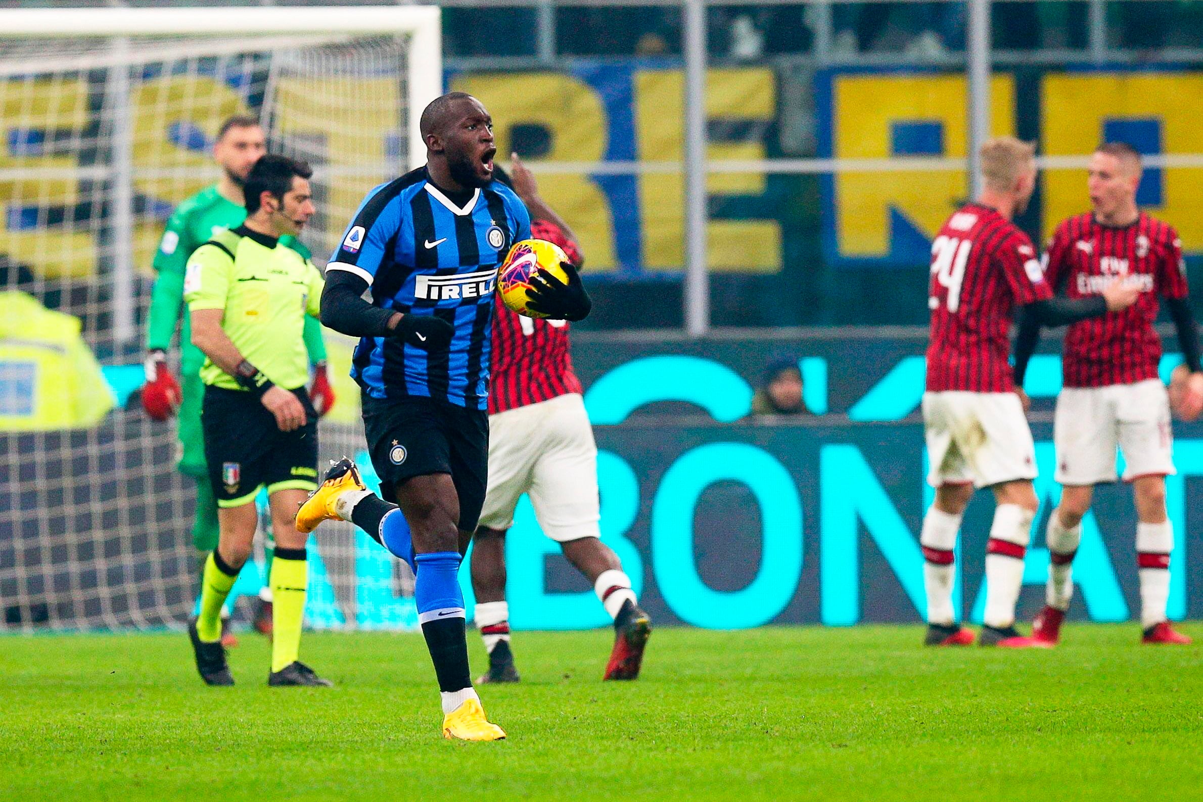 Sobre el final, Lukaku e Inter festejan en el clásico milanés. 