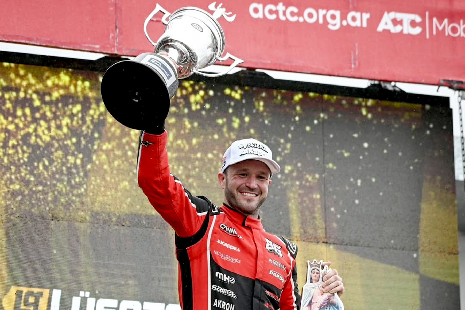 Agustín celebró su cuarta victoria del año