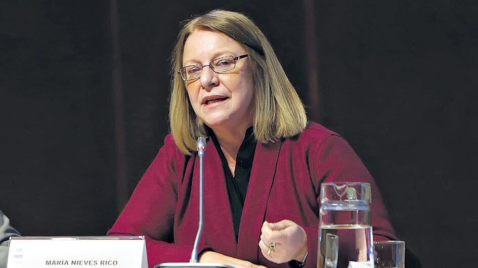 Rico disertó en un encuentro en Tucumán.