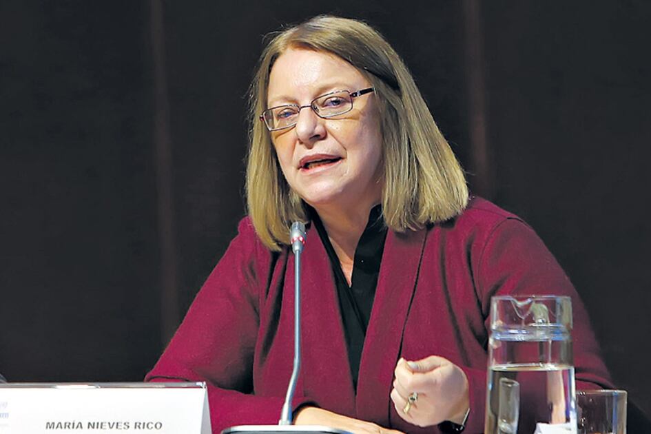 Rico disertó en un encuentro en Tucumán.