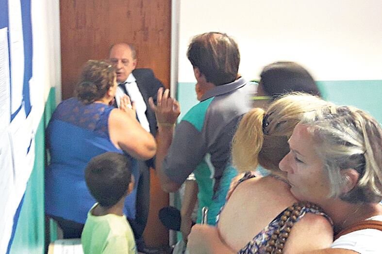 Arroyo dijo a los gremios “yo no quiero que entren” y “yo soy el patrón”.