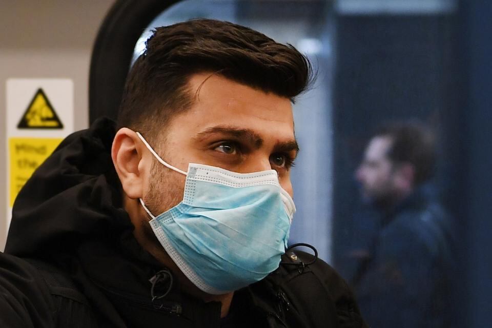 El uso del barbijo continúa siendo obligatorio en el transporte público. 