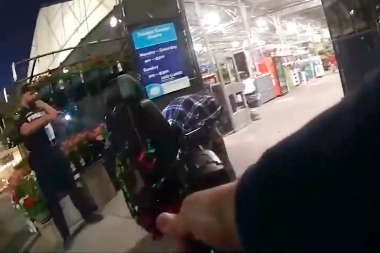 Un policía de Estados Unidos mató de 9 disparos a un hombre de 61 en silla de ruedas.