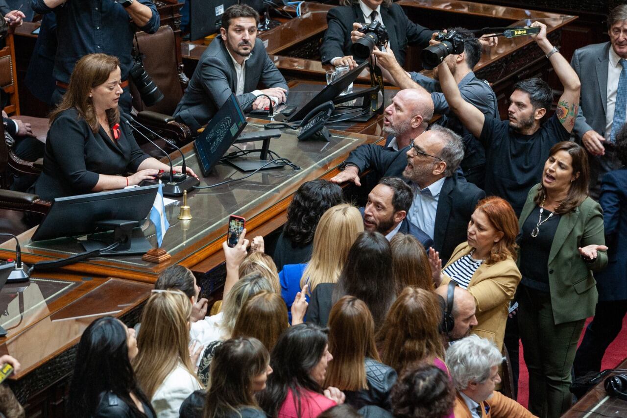 Escándalo en Diputados: el ataque a Cecilia Moreau, otro intento de Juntos por el Cambio de trabar el Congreso.
