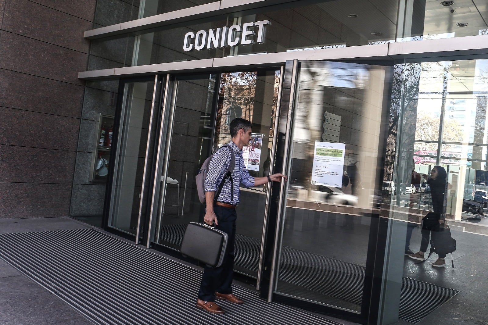 Aunque el gobierno lo desfinancia, Conicet mantiene su prestigio.