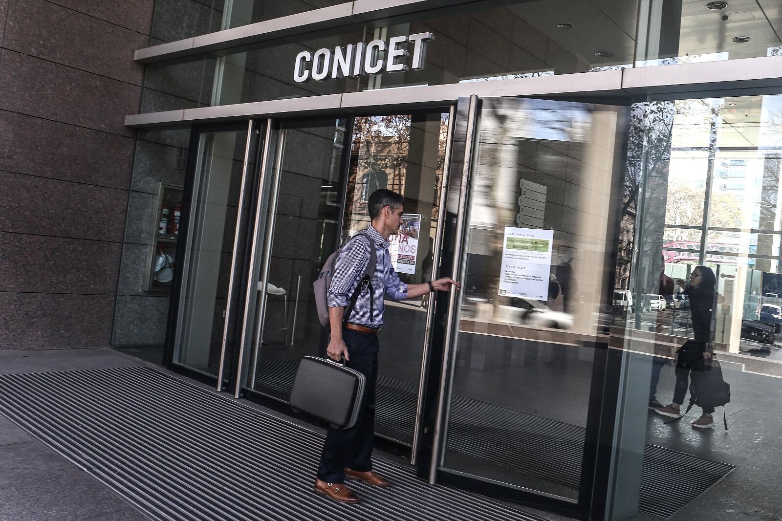 Aunque el gobierno lo desfinancia, Conicet mantiene su prestigio.