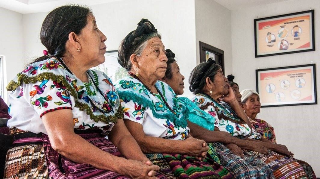 Las comadronas complementan saberes ancestrales en las capacitaciones sanitarias