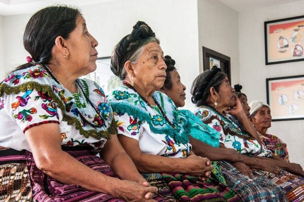 Las comadronas complementan saberes ancestrales en las capacitaciones sanitarias