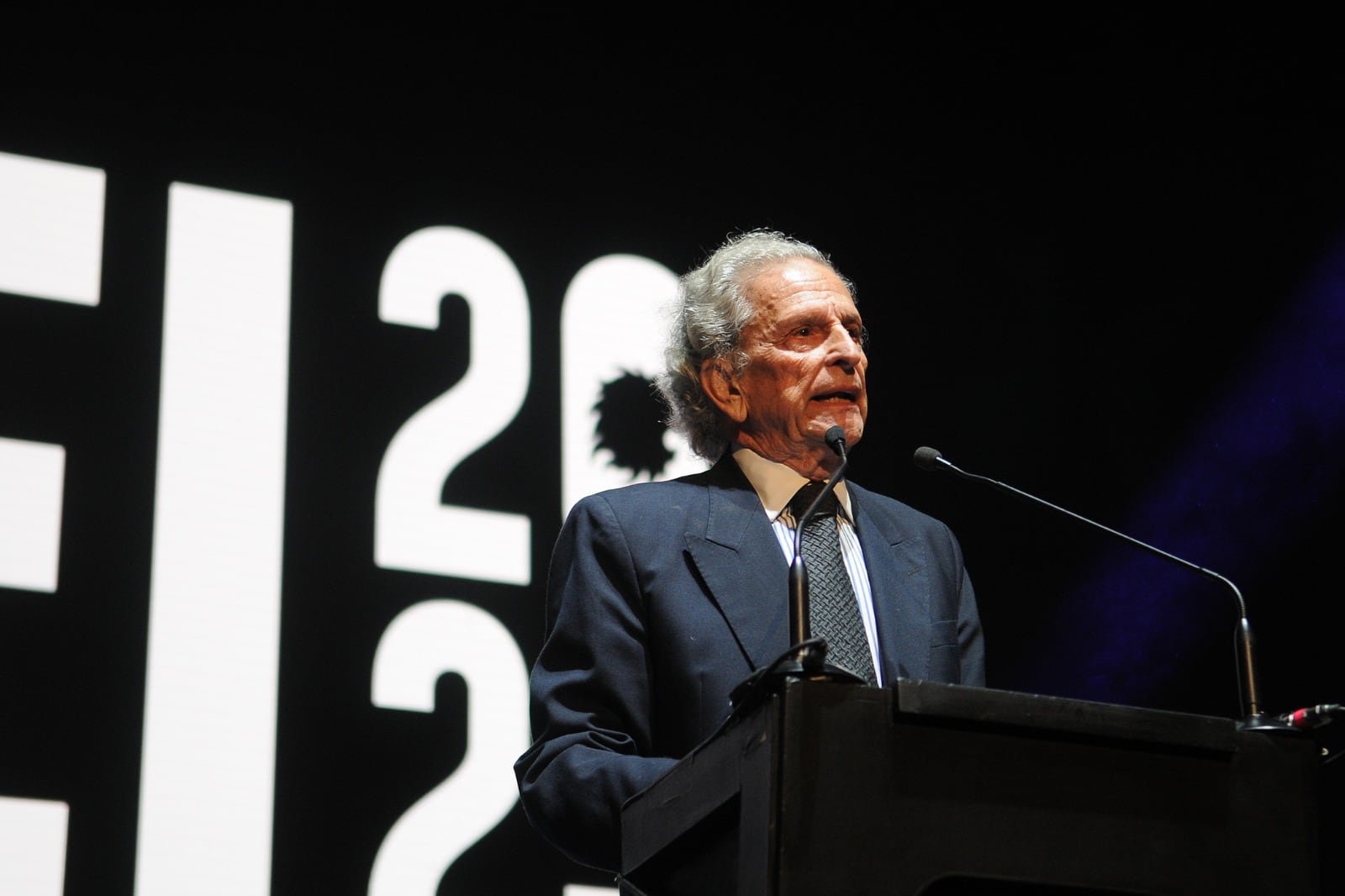 Benegas Lynch (h): más cerca de haber leído a Dan Brown que a Alighieri