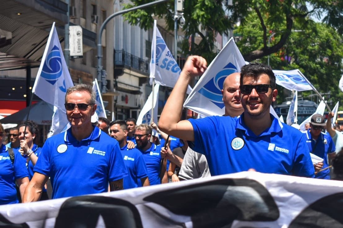 Paritarias 2024: el sindicato del Seguro acordó una suba del 54% para el primer bimestre del año. (Imagen: X/@JorgePinoSola)