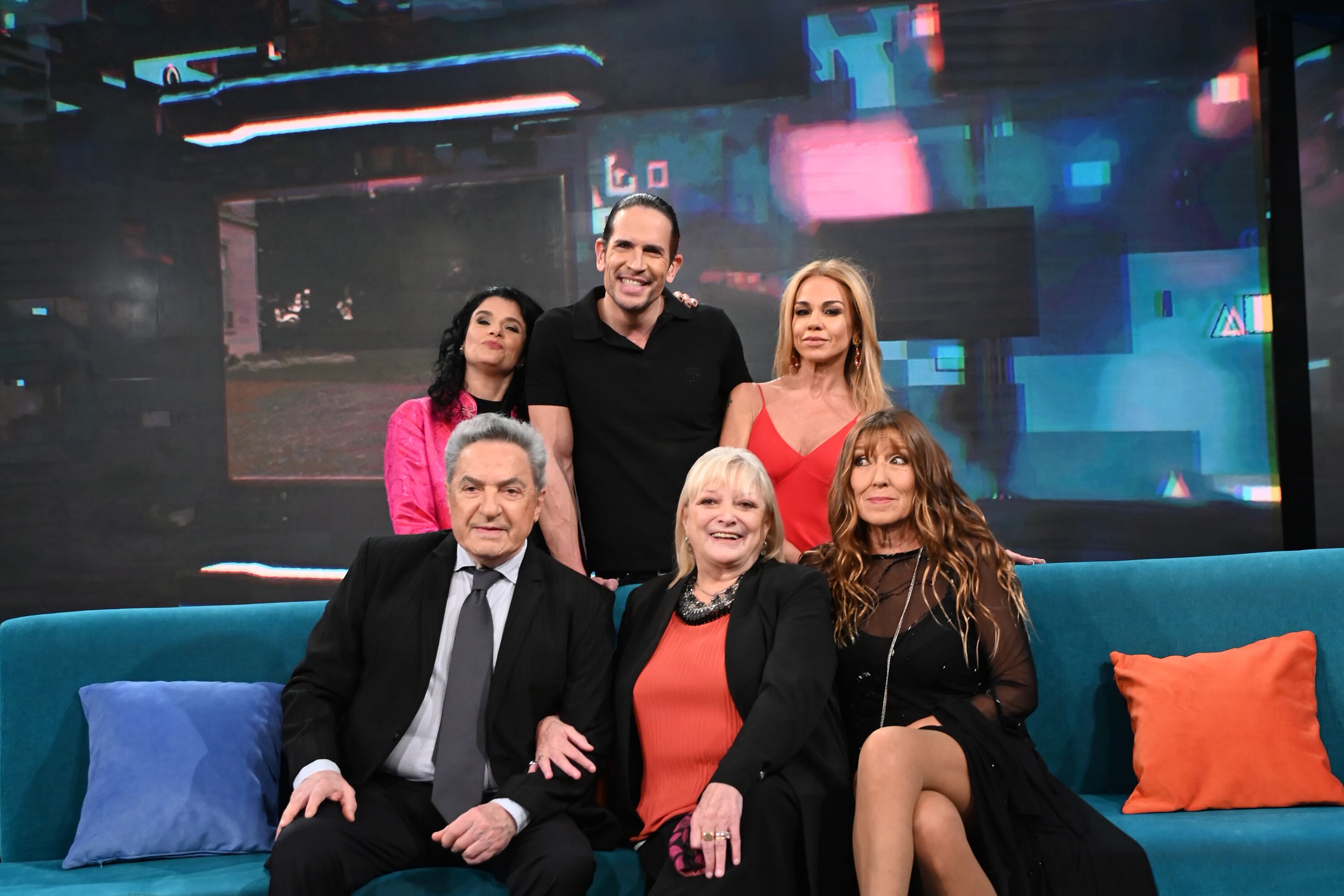 En el reencuentro, el elenco desgrana recuerdos y anécdotas de aquel éxito.