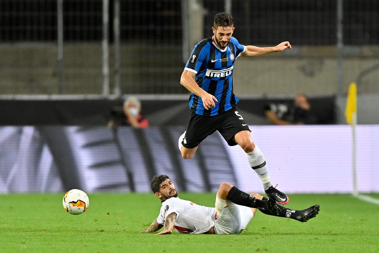 Banega se va de Sevilla con un nuevo título en la Europa League.