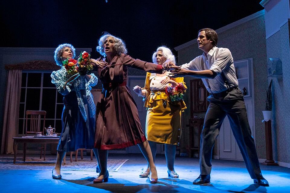 Tres actrices treintañeras dan vida a las viejas de la ficción.