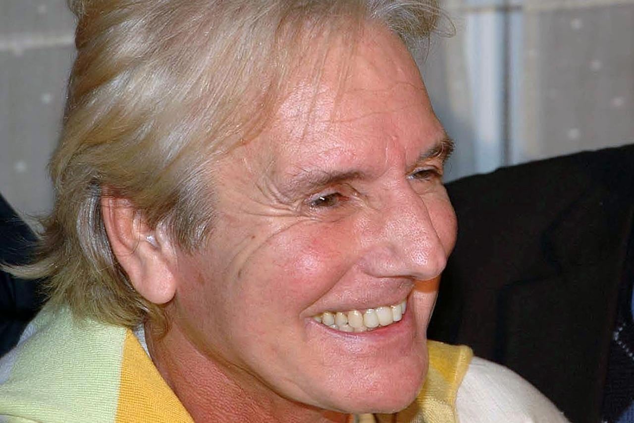 Denis fue uno de los artistas argentinos que más discos vendió en la década de los 80 y principios de los 90, cuando se vendían discos. Murió esta mañana a los 71 años.