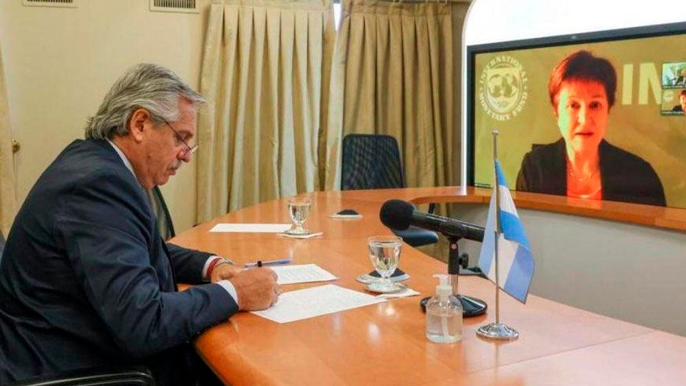 “Nuestros equipos están plenamente comprometidos a seguir trabajando hacia un programa del FMI”, aseguró Georgieva a través de su cuenta de Twitter.