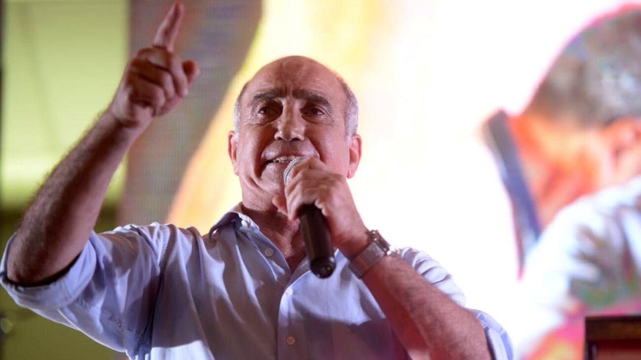 El vicegobernador Daniel Salvador, aceptó quedar afuera de la boleta. 