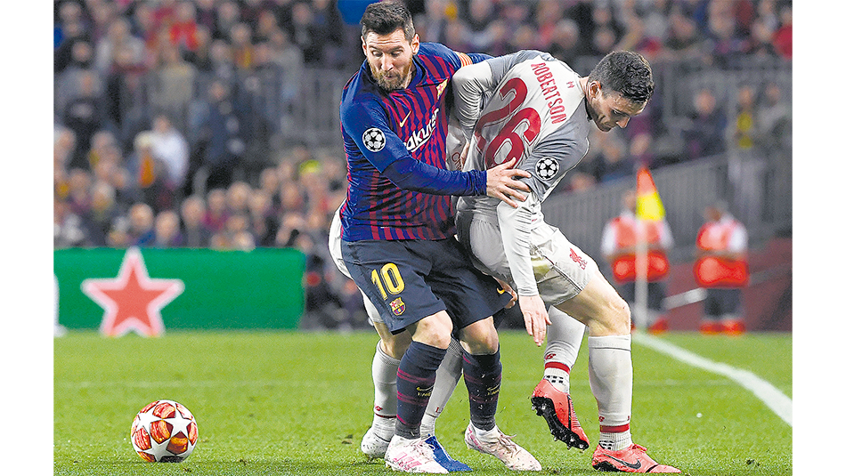 Messi en acción en el Camp Nou, cuando conquistó el doblete en la ida ante Liverpool.