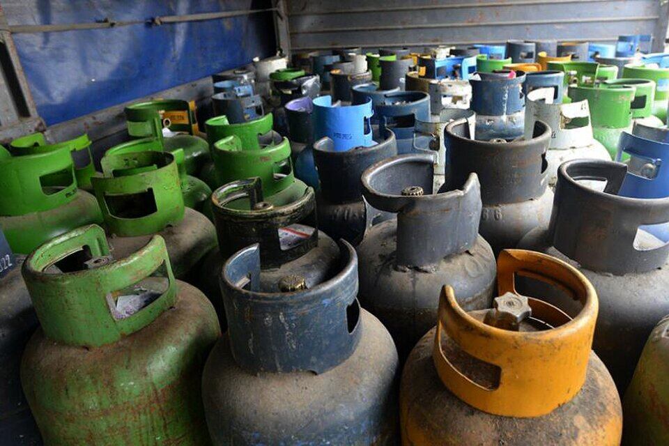 Hay 5 millones de hogares que no tienen conexión de red y consumen gas envasado. (Imagen: Télam)