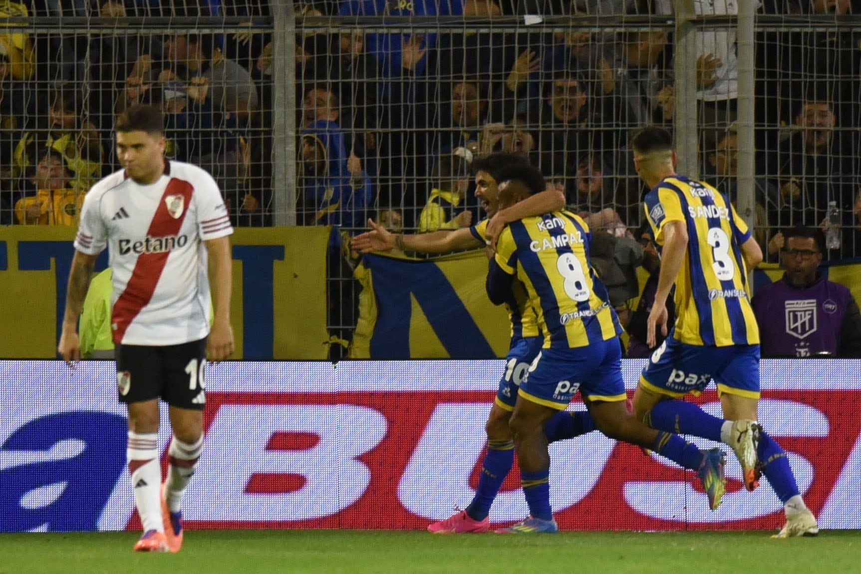 Los de Central festejan y Quintero lo sufre