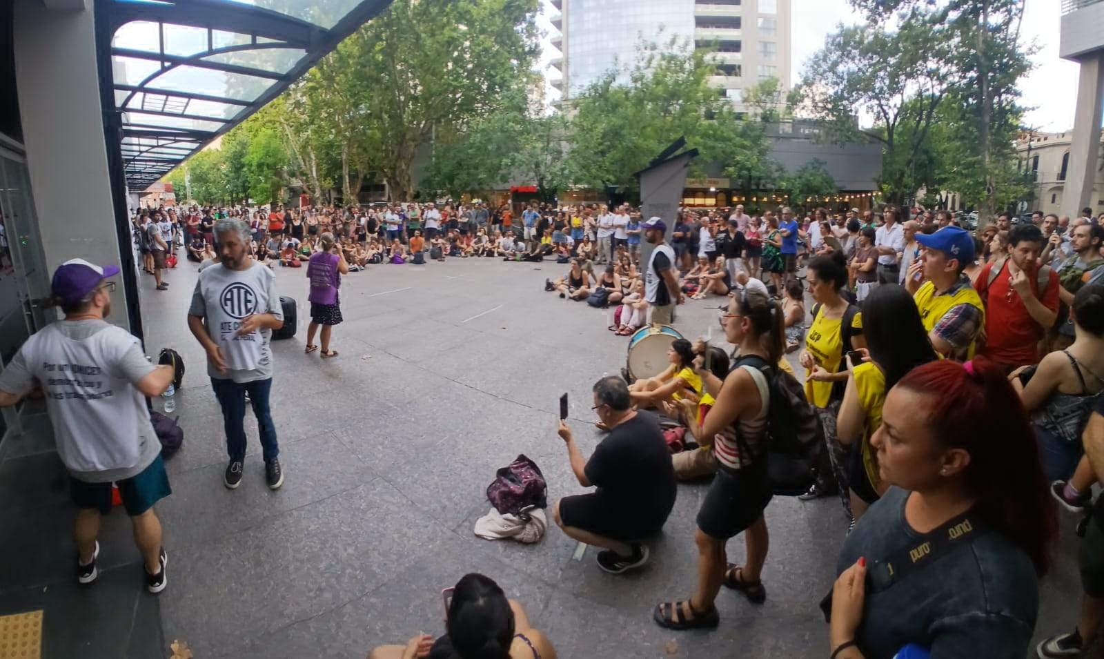La asamblea de científicos en el Polo de Palermo.