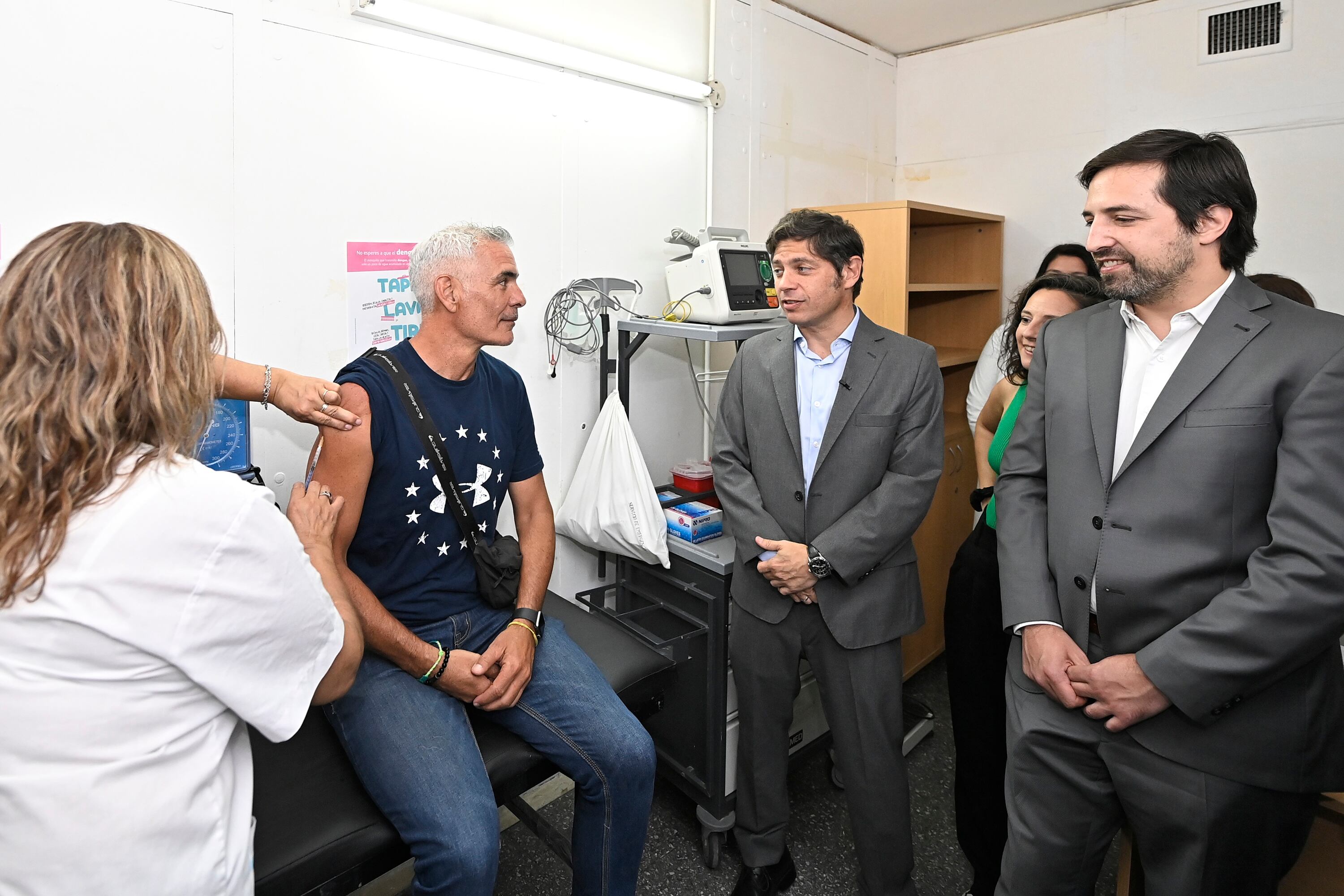 Axel Kicillof y Nicolás Kreplak en el inicio de la campaña de vacunación.