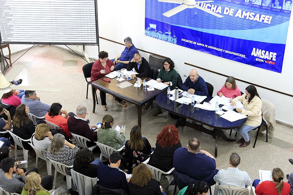 Amsafé aceptó la propuesta salarial por muy pocos votos docentes.