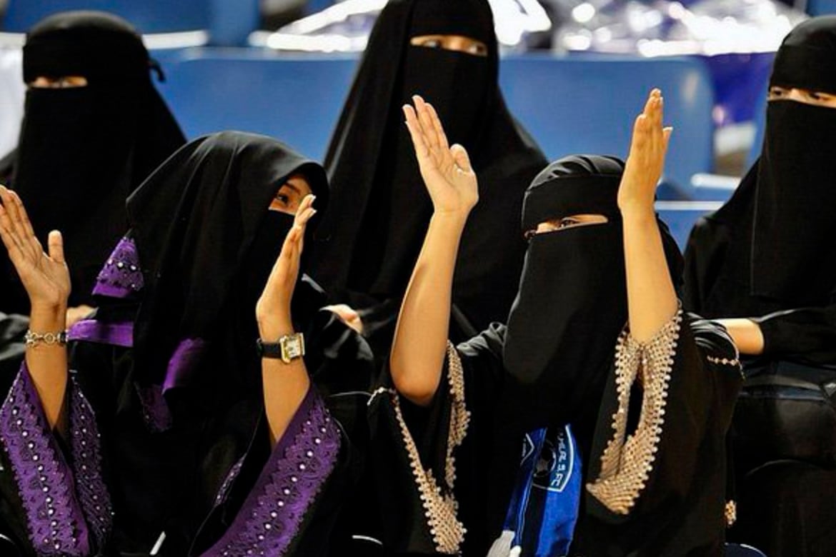 Mujeres cataríes en un campo de fútbol en el país que será sede del Mundial.