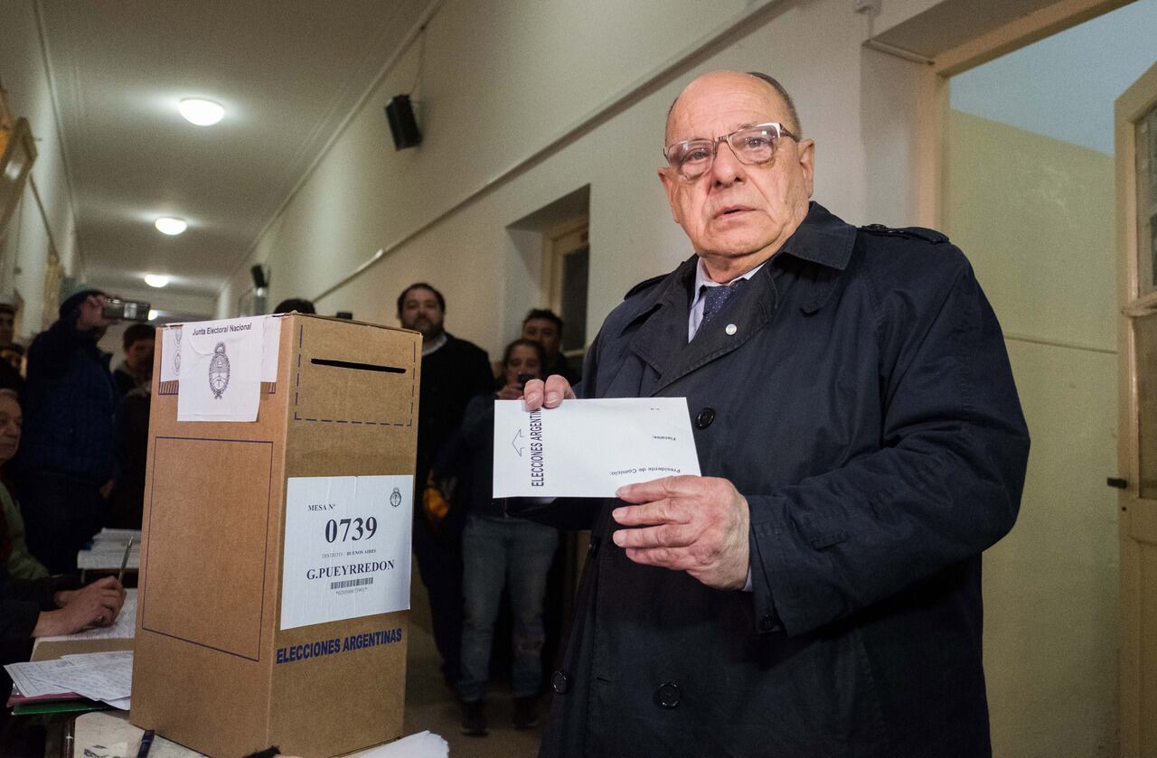 Arroto compitió en todas las elecciones desde 1983. 