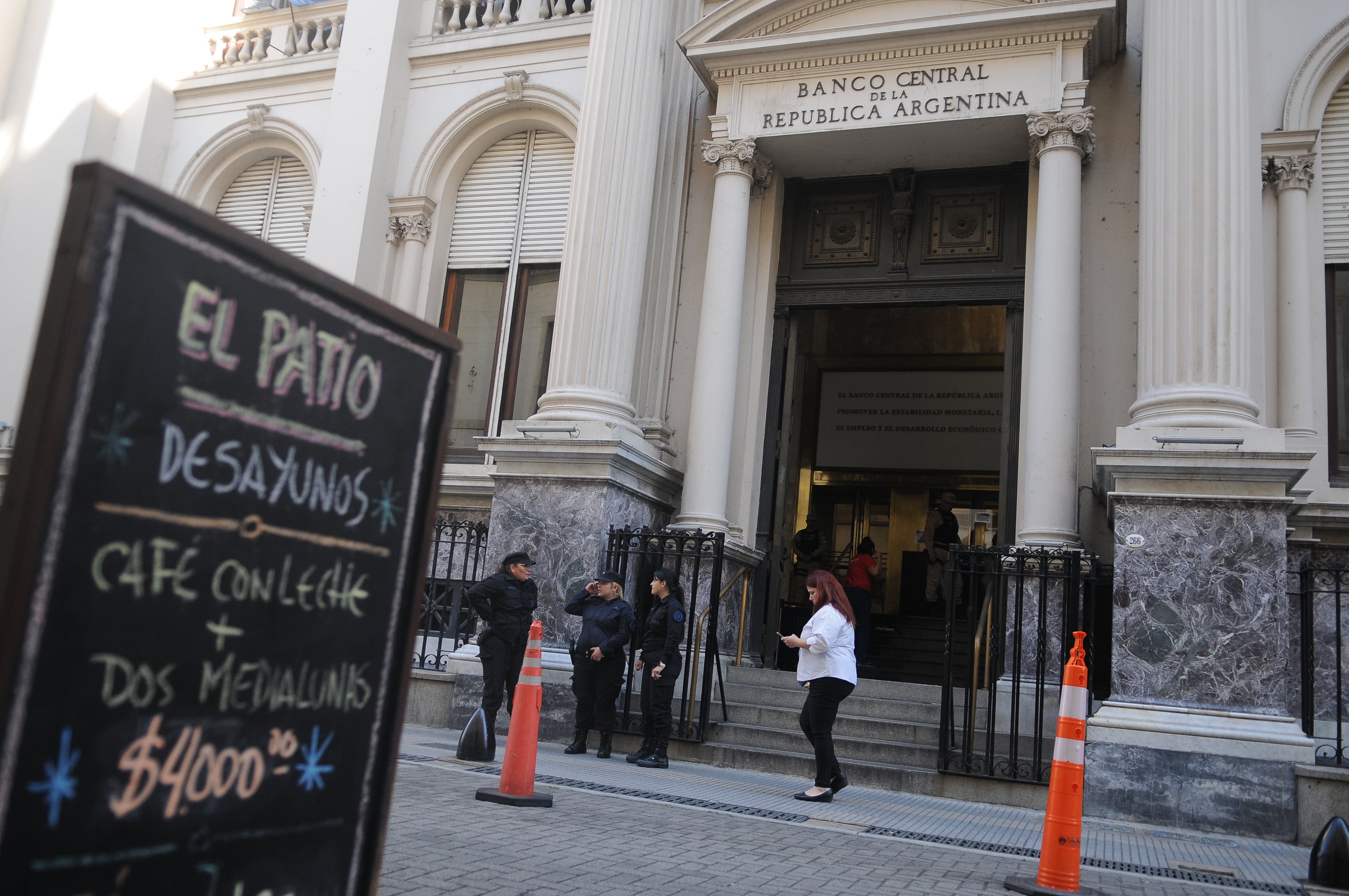 En Banco Nación, la tasa bajó de 44 a 35 por ciento. 
