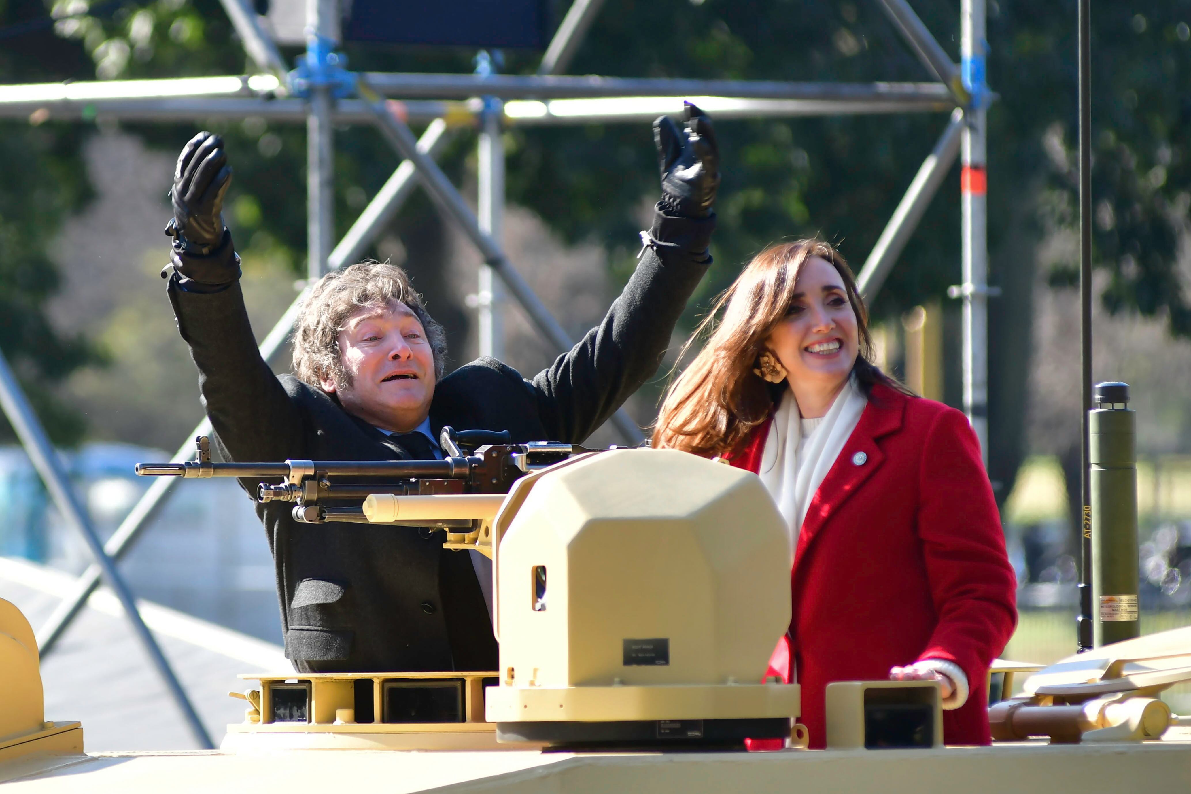 Milei y Villarruel en el desfile de 2024