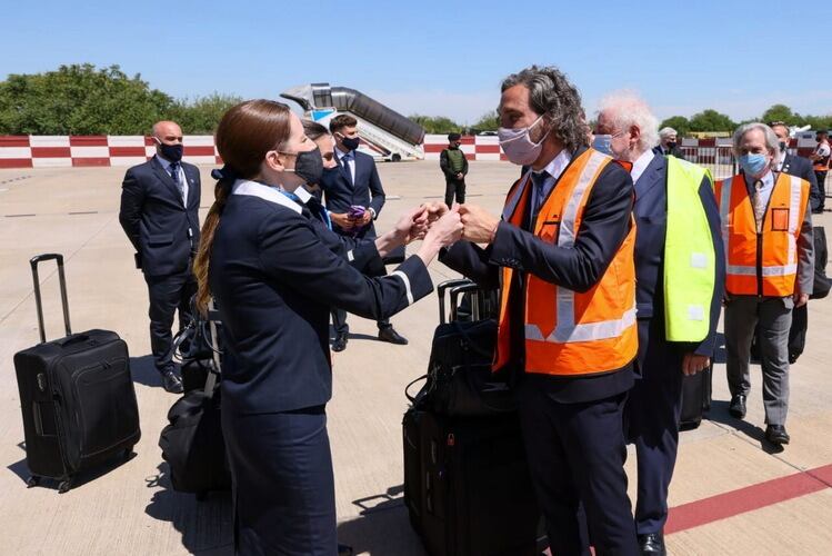 El jefe de Gabinete en el día de la llegada de las 300 mil dosis de Sputnik V.