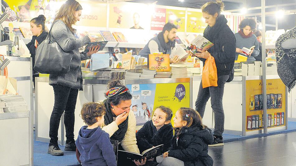 La Feria abre un espacio de encuentro con los lectores.