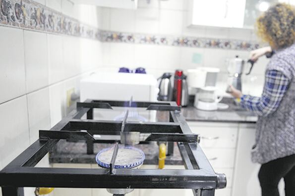 Un hogar destinaba en 2015 el 1,9 por ciento de su ingreso principal a los servicios. Este año la proporción ascenderá a 13,3 por ciento.