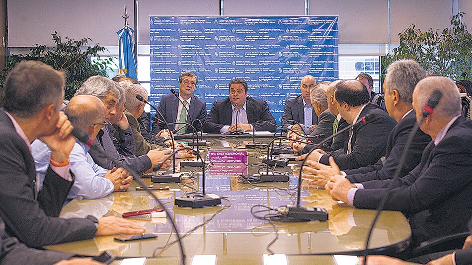 La reunión del Consejo del Salario terminó sin acuerdo entre empresarios y sindicalistas.