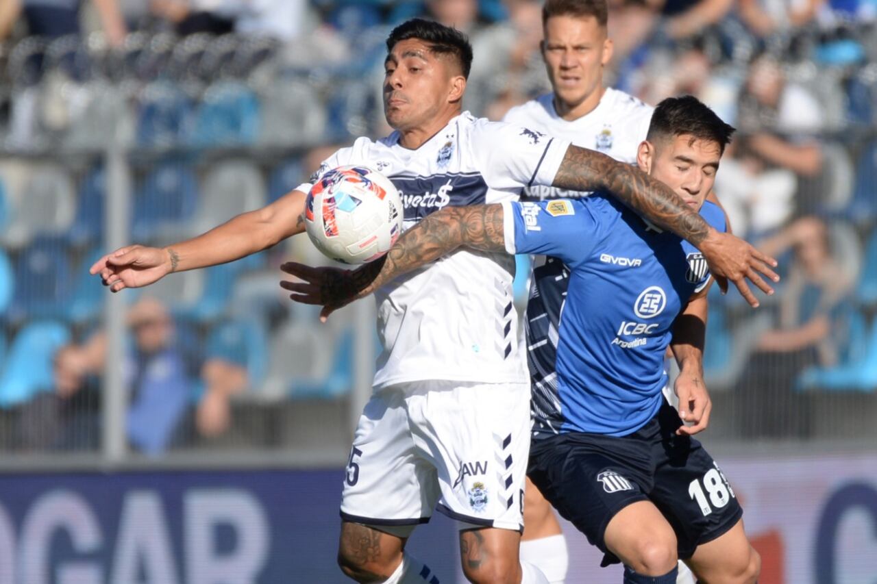 El equipo platense pudo reaccionar en la segunda parte