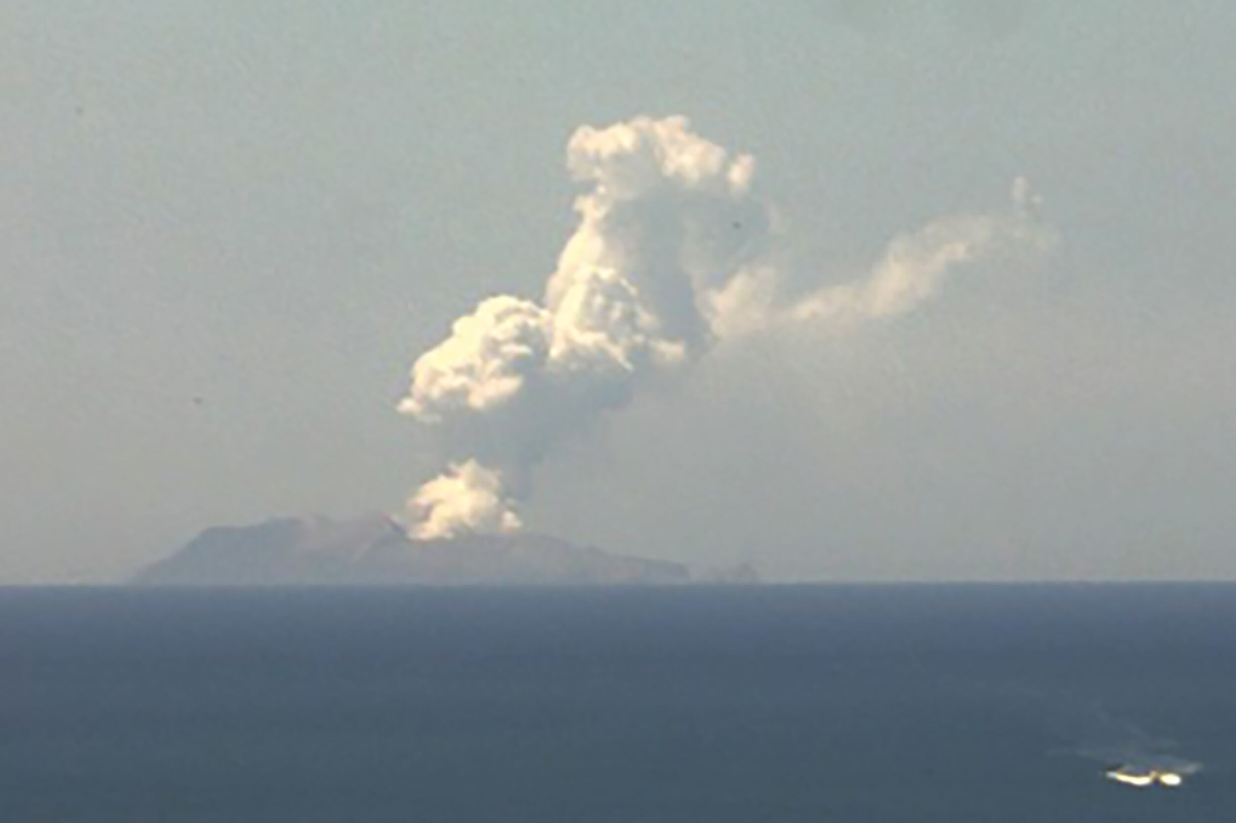 El volcán que entró en erupción en Nueva Zelanda está en una zona turística.