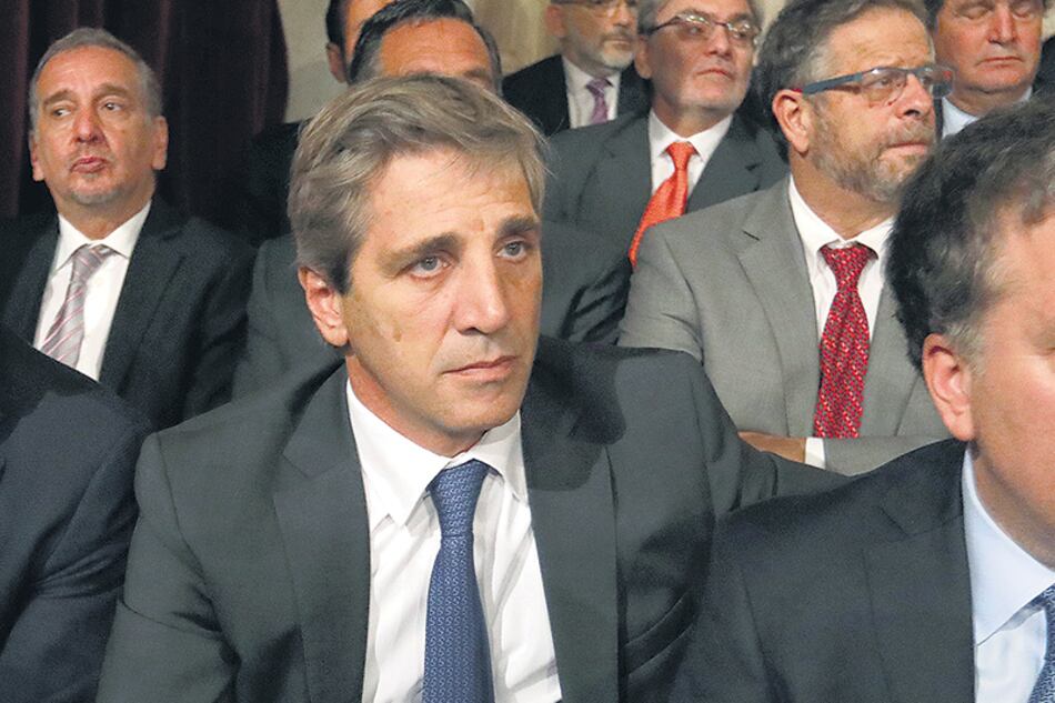 El ministro de Finanzas, Luis Caputo, mintió sobre su participación en la empresa Noctua.