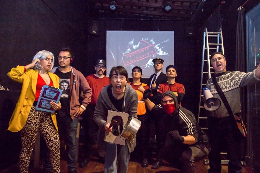 Inocente colectivo puede verse este sábado a las 20.30, en el Teatro La Maza. La obra continuará su gira por distintas barriadas populares del conurbano, antes de terminar el año.