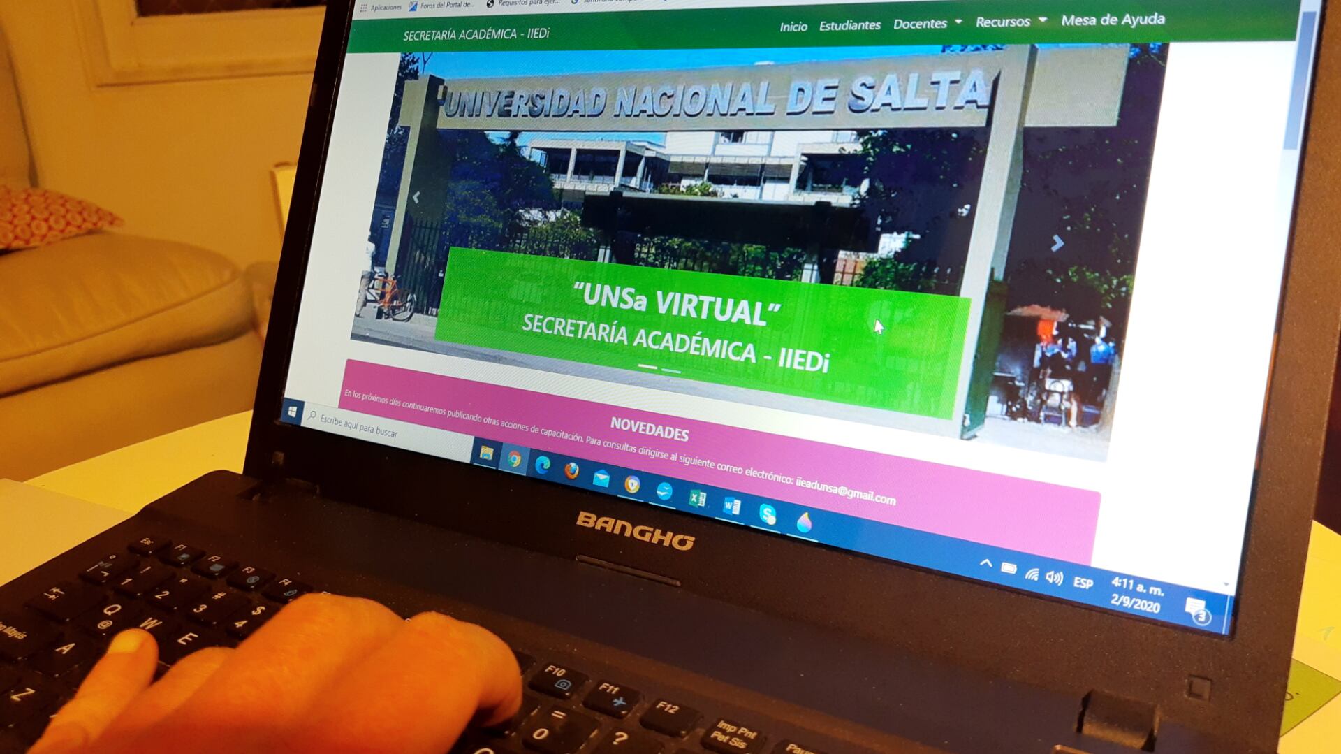 El ministro Matías Cánepa y el rector Víctor Claros